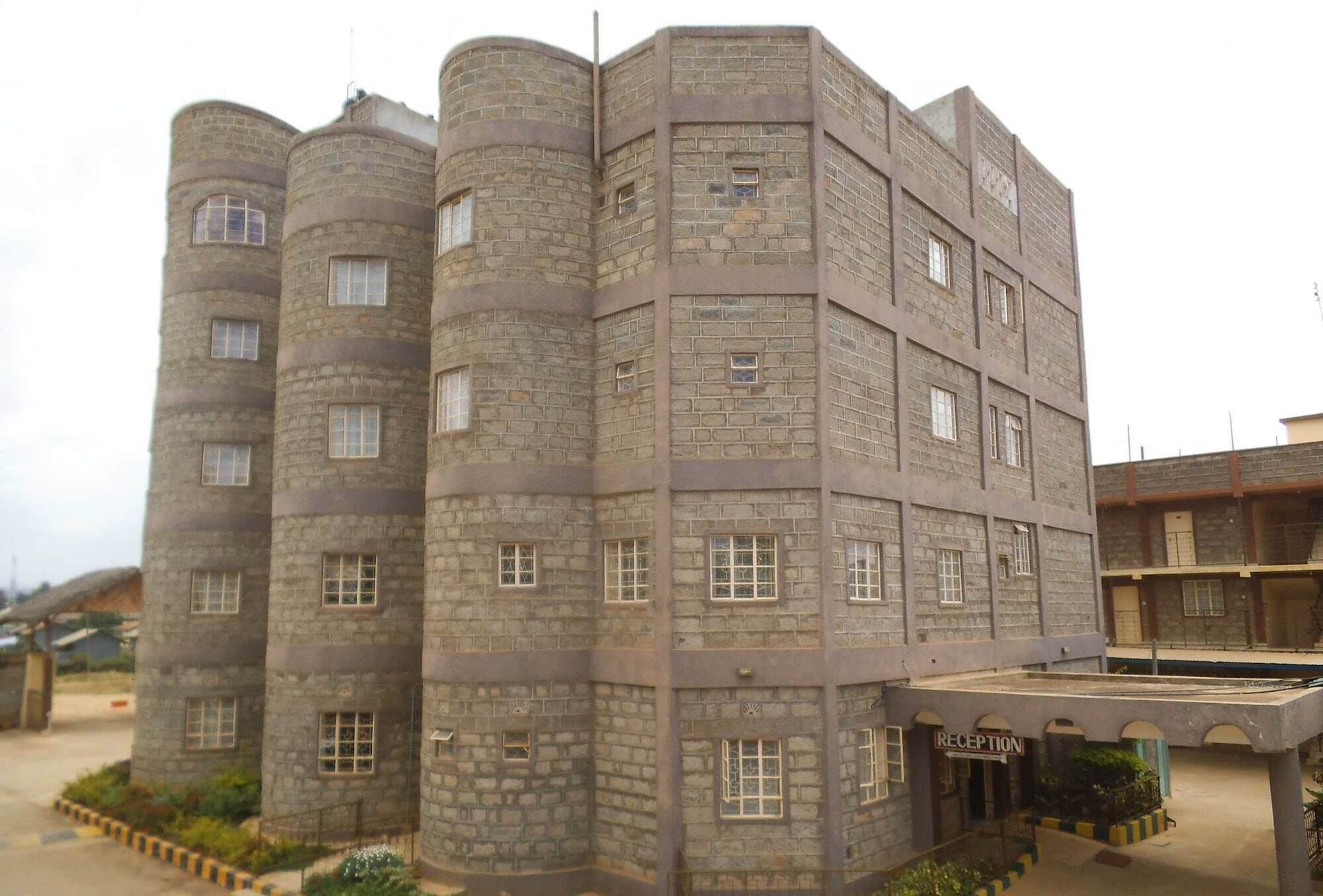 Nanyuki Simba Lodge ภายนอก รูปภาพ
